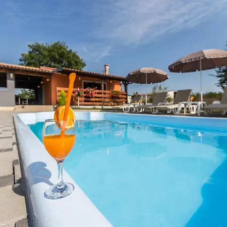 Mit Privatpool Fuer 6 Personen Ca 90 Qm In Pula, Istrien Istrische Riviera Tatil Evi