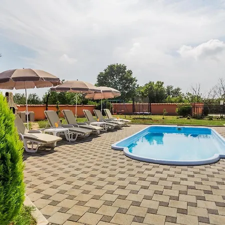 Mit Privatpool Fuer 6 Personen Ca 90 Qm In Pula, Istrien Istrische Riviera Pula