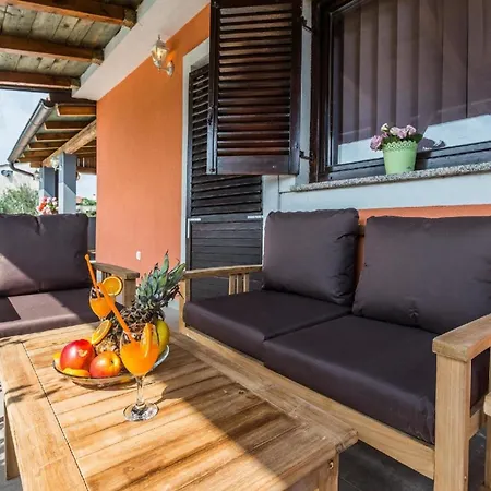 Mit Privatpool Fuer 6 Personen Ca 90 Qm In Pula, Istrien Istrische Riviera Holiday home Pula