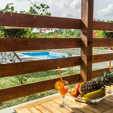 Mit Privatpool Fuer 6 Personen Ca 90 Qm In Pula, Istrien Istrische Riviera Holiday home